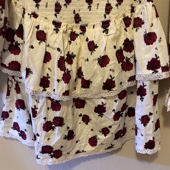 Elegant Floral Long Sleeve Blouse - Picture 3 of 5